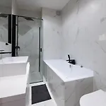 The Highest Penthouse In On B&b-freeparking Apartment *